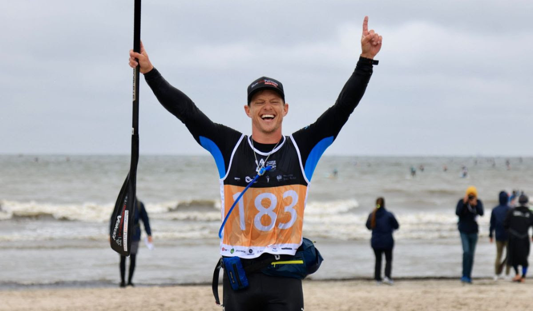 Michael Booth wins SUP World Title